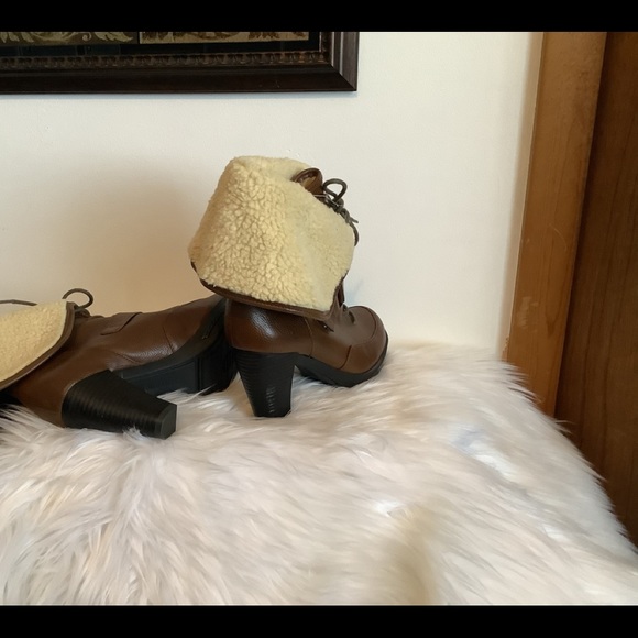 Ladies Naturalizer ankle booties - Picture 7 of 8